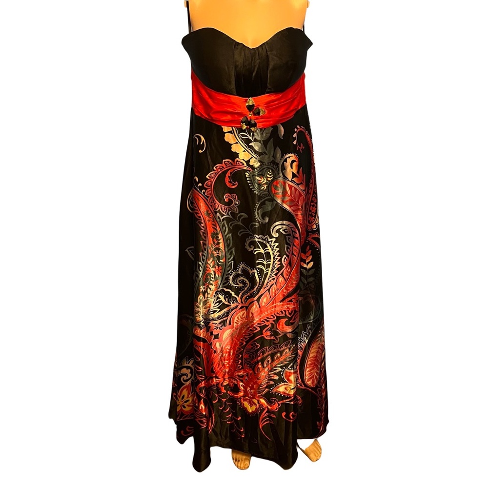 Ever Pretty Strapless Gown. Size M (10). Multi-Color.